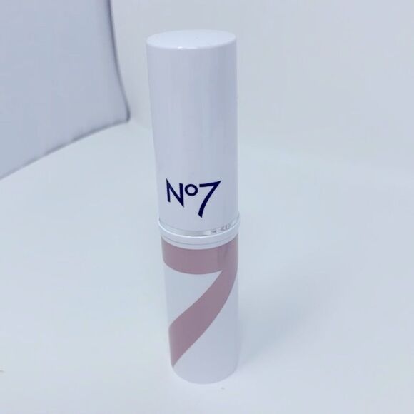 No7 Stay Perfect Foundation Stick Walnut - Picture 5 of 8